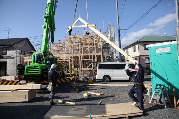 木造住宅の建前風景