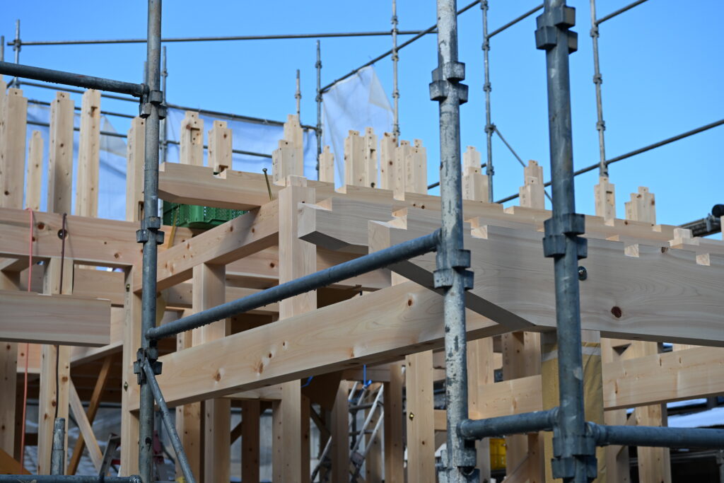 瑞浪市の木造住宅の建前（桧の梁）