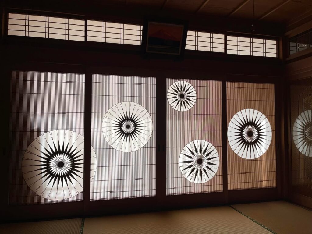 指勘建具工芸 さんの組子細工